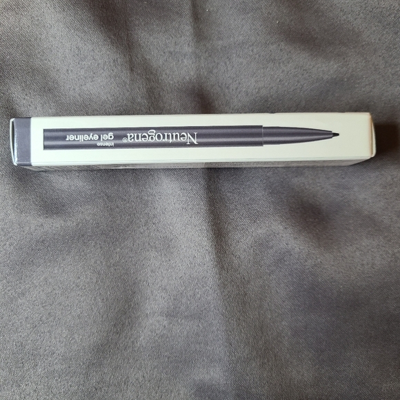 🥳SOLD🎉 Neutrogena Intense Gel Eyeliner in Smokey Gray - Picture 2 of 4